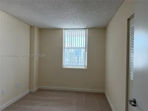 915 NW 1st Avenue Miami FL 33136