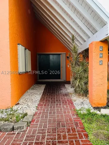 925 NE 207th Terrace Miami FL 33179