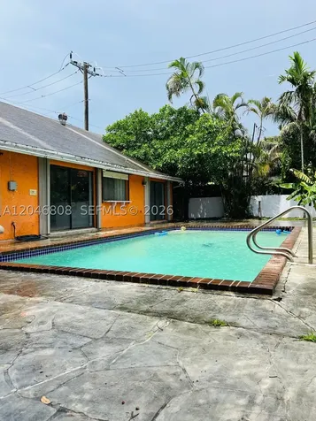 925 NE 207th Terrace Miami FL 33179