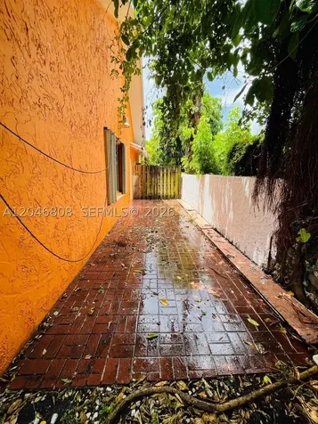 925 NE 207th Terrace Miami FL 33179