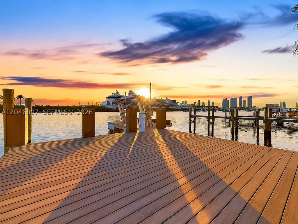 260 S Coconut Lane Miami Beach FL 33139