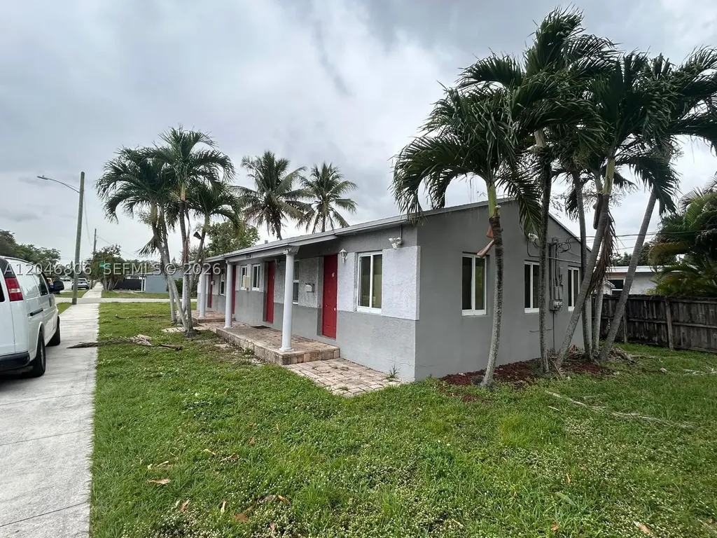 2214 N 25th Avenue Hollywood FL 33020