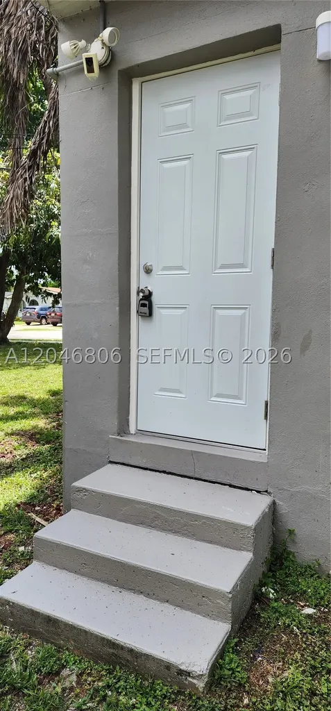 2214 N 25th Avenue Hollywood FL 33020