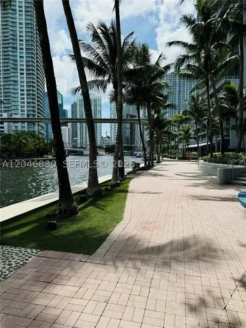 185 SW 7 Street Miami FL 33130