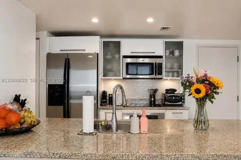 185 SW 7 Street Miami FL 33130