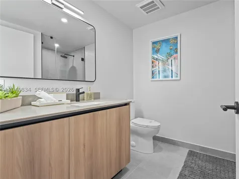 121 NE 5th Street Miami FL 33132