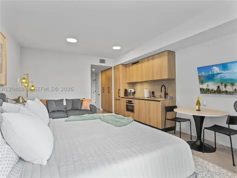 121 NE 5th Street Miami FL 33132