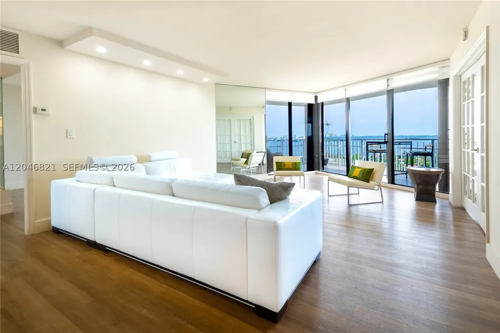 2000 Towerside Terrace Miami FL 33138