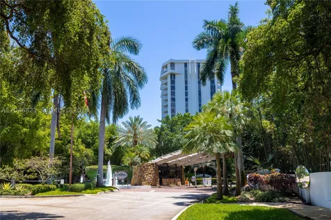 2000 Towerside Terrace Miami FL 33138
