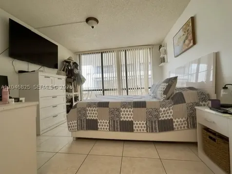 13951 Kendale Lakes Circle Miami FL 33183
