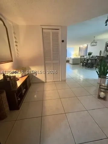 13951 Kendale Lakes Circle Miami FL 33183