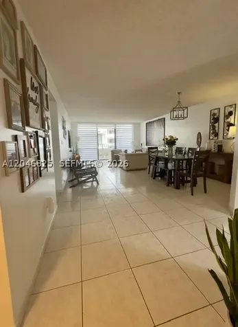 13951 Kendale Lakes Circle Miami FL 33183