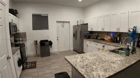 1831 SW 48th Avenue West Park FL 33023