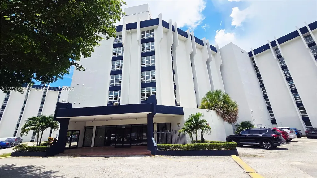 9682 Fontainebleau Boulevard Miami FL 33172