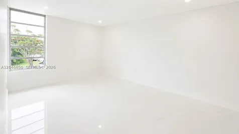 9682 Fontainebleau Boulevard Miami FL 33172