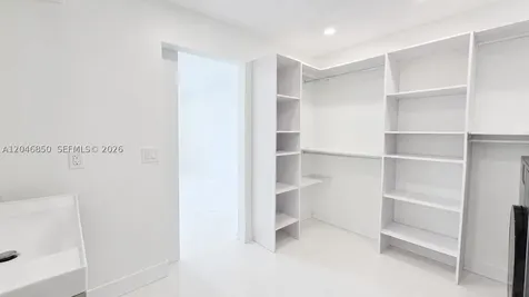 9682 Fontainebleau Boulevard Miami FL 33172