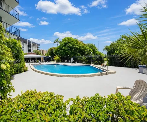 9682 Fontainebleau Boulevard Miami FL 33172
