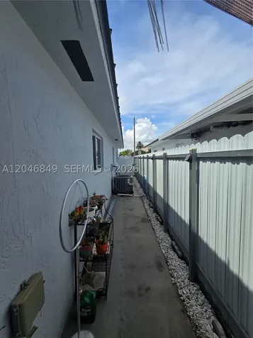 2727 W 70th Street Hialeah FL 33016