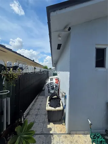 2727 W 70th Street Hialeah FL 33016