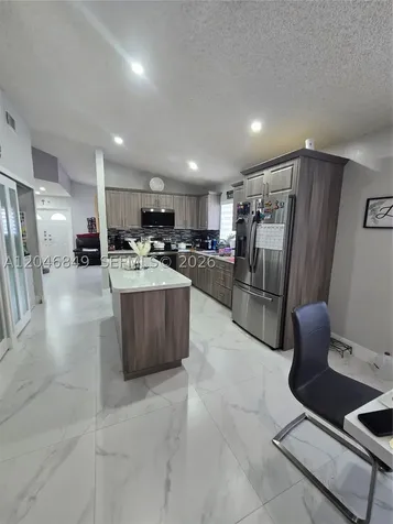 2727 W 70th Street Hialeah FL 33016