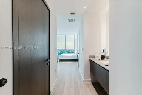 20 NE 11th Street Miami FL 33132