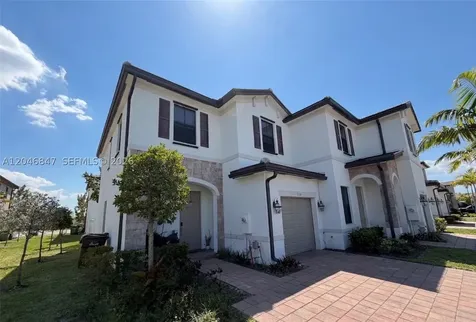 3338 W 112th Street Hialeah FL 33018