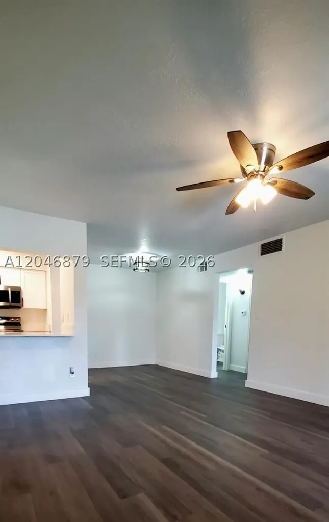 927 Riverside Drive Coral Springs FL 33071