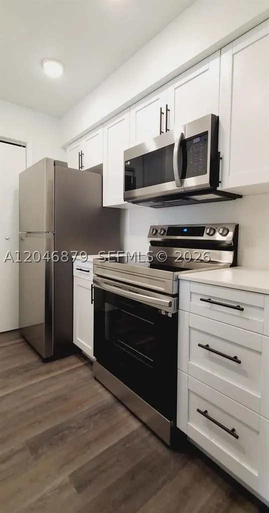 927 Riverside Drive Coral Springs FL 33071