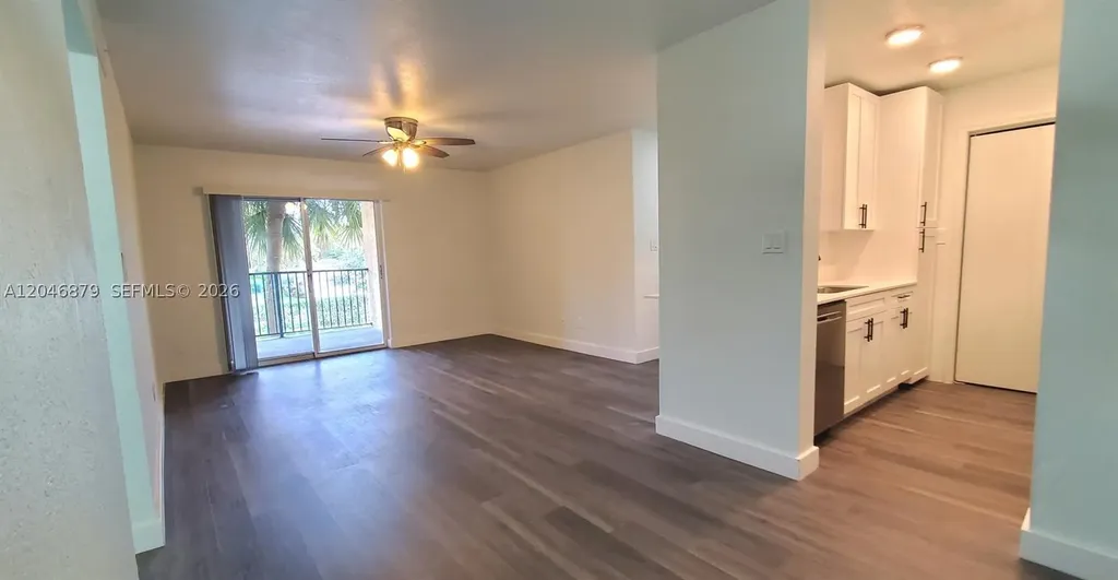 927 Riverside Drive Coral Springs FL 33071