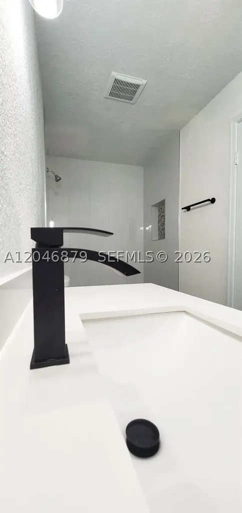 927 Riverside Drive Coral Springs FL 33071