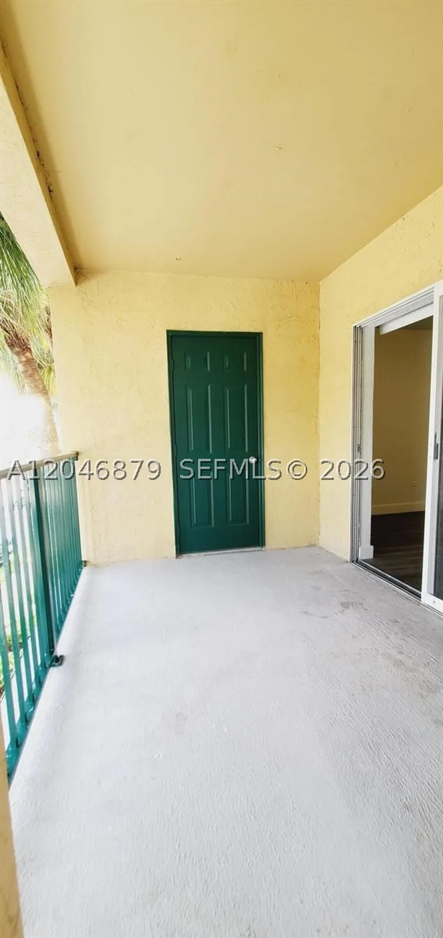 927 Riverside Drive Coral Springs FL 33071