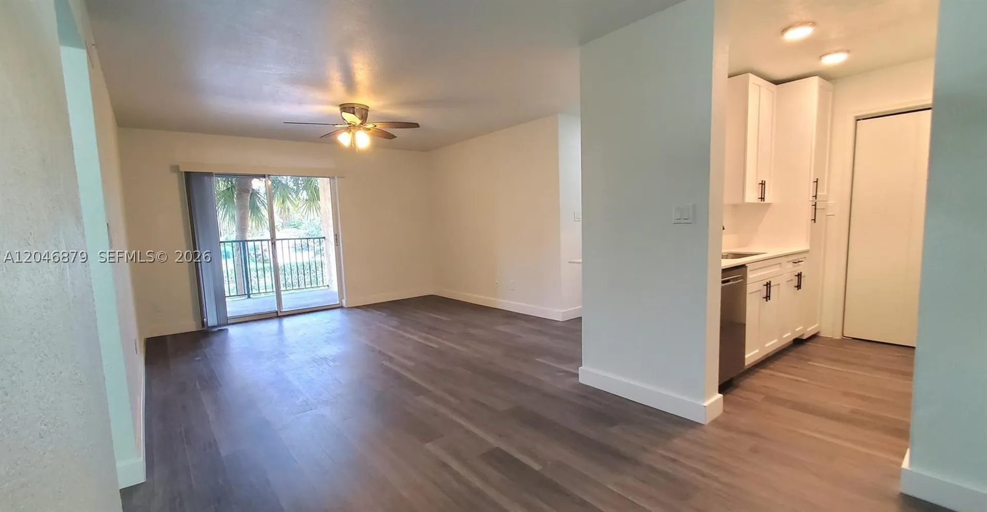 927 Riverside Drive Coral Springs FL 33071