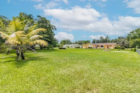 13450 SW 26th Street Davie FL 33325