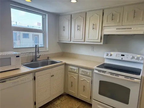 1345 West Avenue Miami Beach FL 33139