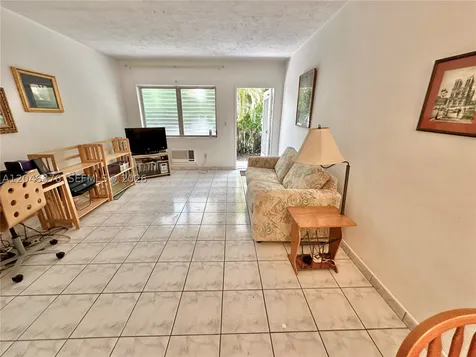 8132 Harding Avenue Miami Beach FL 33141