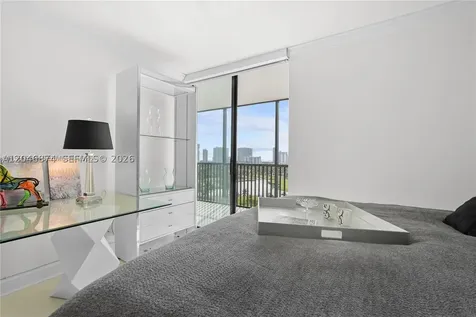 20301 W Country Club Drive Aventura FL 33180