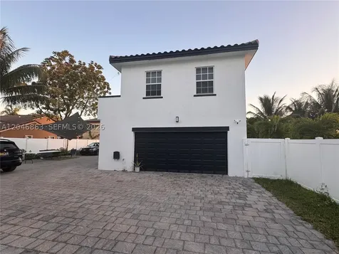 16934 SW 92nd St Circle Miami FL 33196