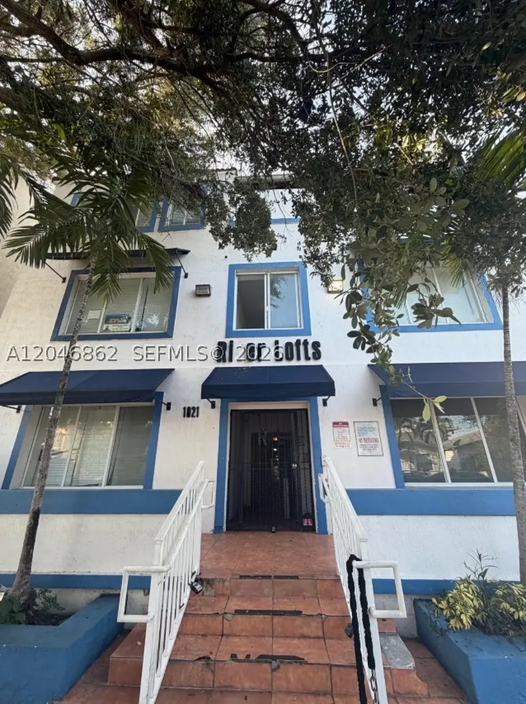 1021 NW 3rd Street Miami FL 33128