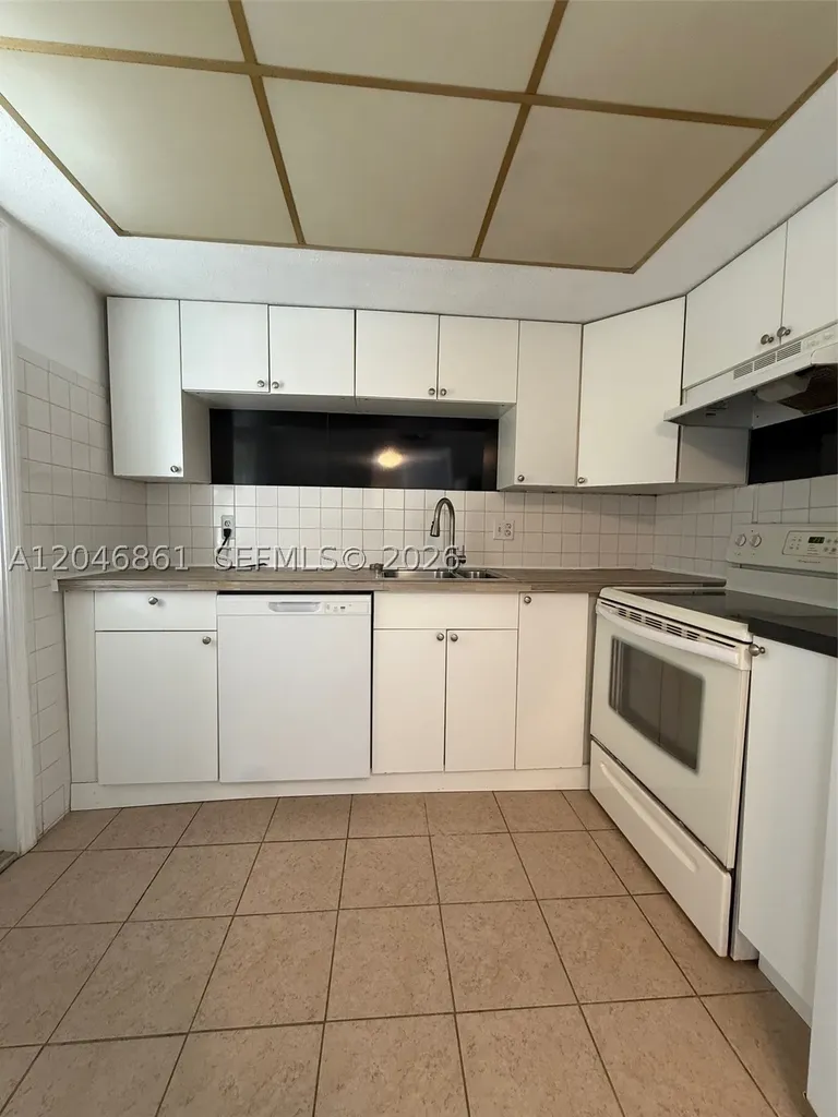 3300 NE 10th Terrace Pompano Beach FL 33064