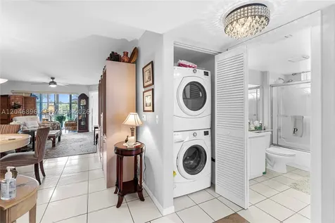 10160 NW 24th Place Sunrise FL 33322