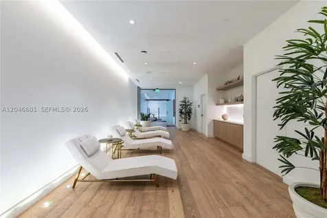 650 NE 2nd Avenue Miami FL 33132