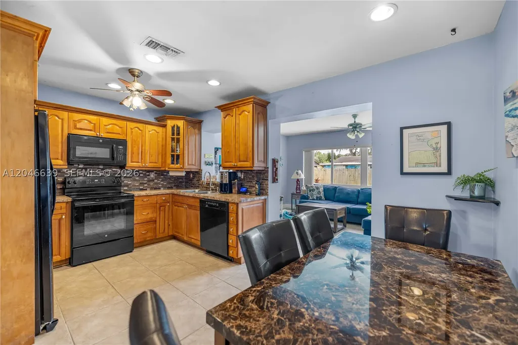 6870 Pershing Street Hollywood FL 33024