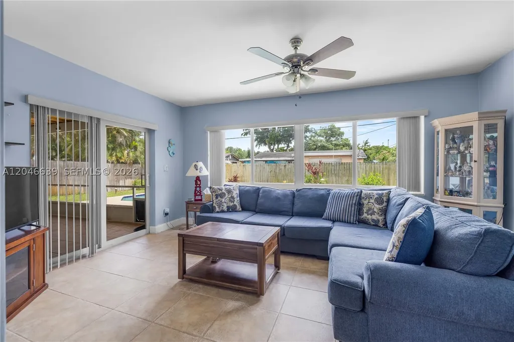 6870 Pershing Street Hollywood FL 33024