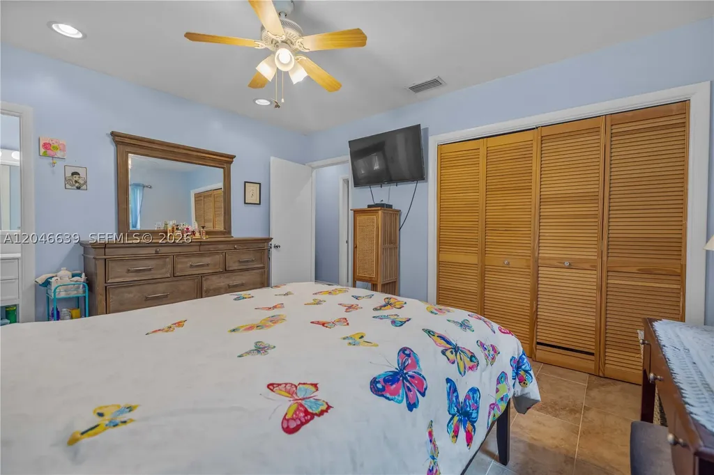 6870 Pershing Street Hollywood FL 33024