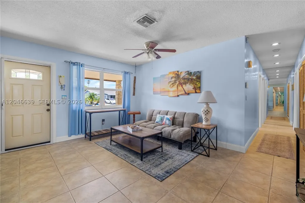 6870 Pershing Street Hollywood FL 33024