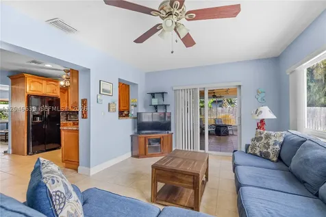 6870 Pershing Street Hollywood FL 33024