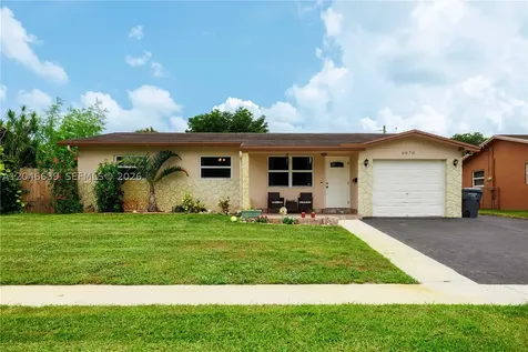 6870 Pershing Street Hollywood FL 33024