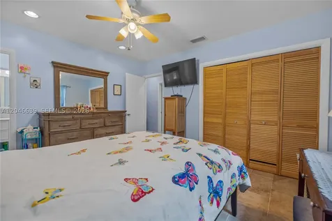6870 Pershing Street Hollywood FL 33024
