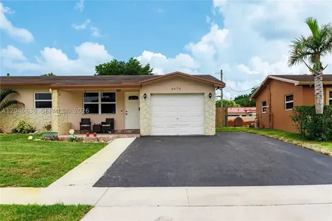 6870 Pershing Street Hollywood FL 33024