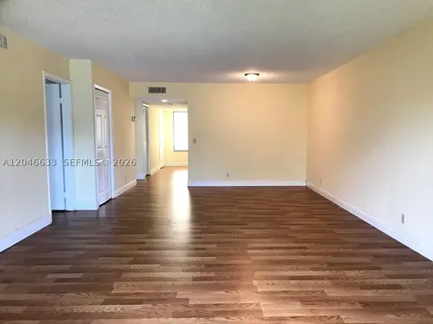 369 Lakeview Drive Weston FL 33326